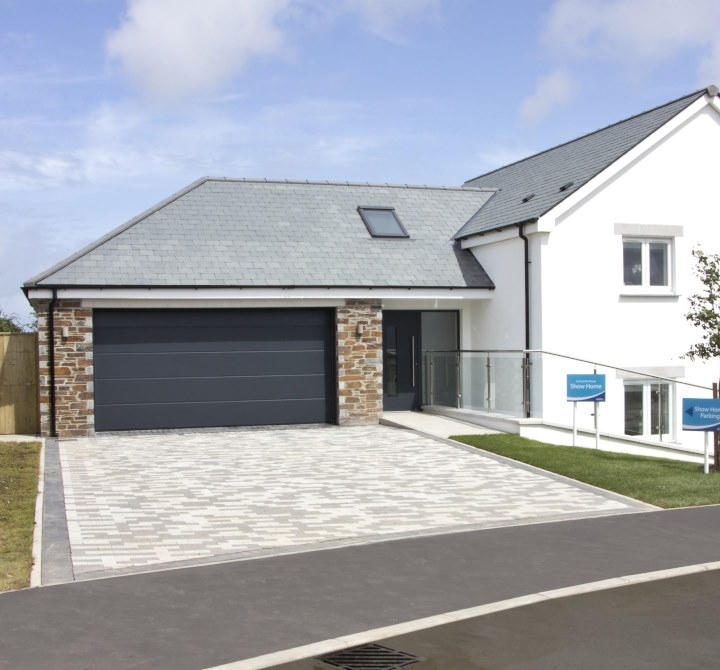 Insulated Roller Garage Door: Enhance Thermal Efficiency and Security